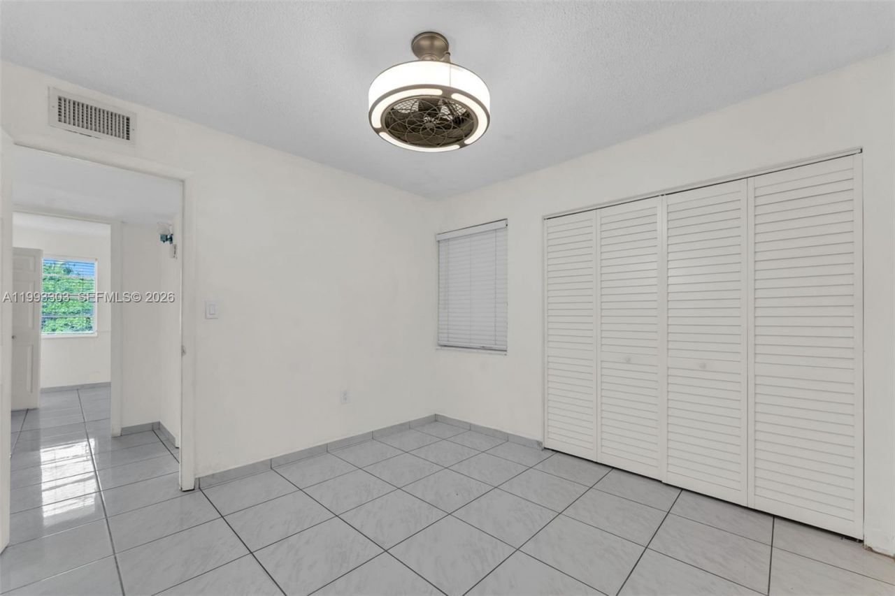 1800 SW 25th St , Unit 2305, Miami, FL 33133 Photo