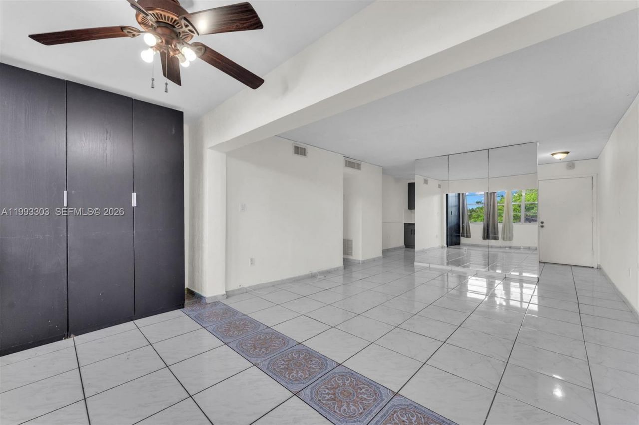 1800 SW 25th St , Unit 2305, Miami, FL 33133 Photo