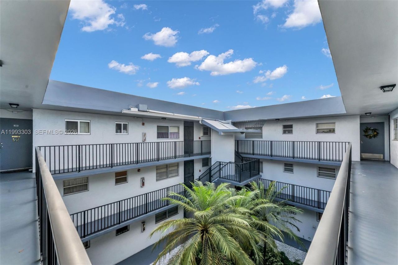 1800 SW 25th St , Unit 2305, Miami, FL 33133 Photo
