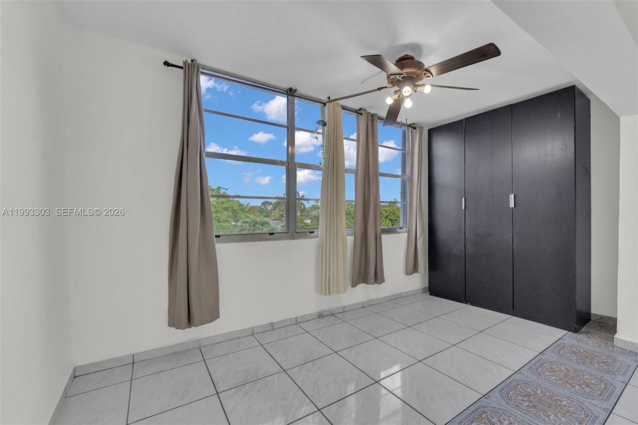 1800 SW 25th St , Unit 2305, Miami, FL 33133 Photo
