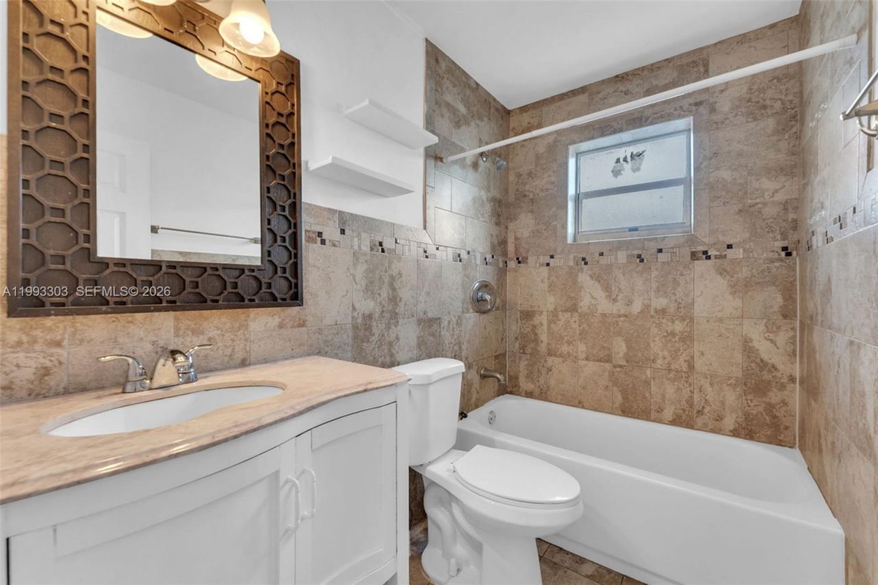 1800 SW 25th St , Unit 2305, Miami, FL 33133 Photo