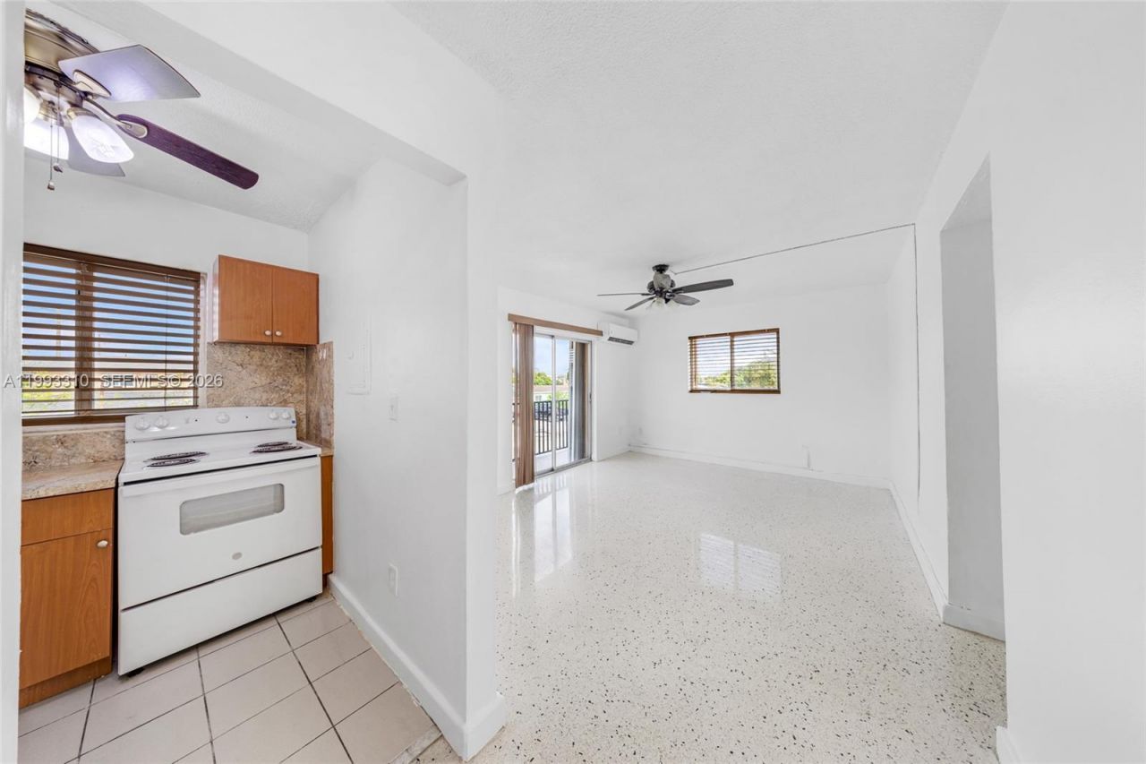 955 W 23rd St, Hialeah, FL 33010 Photo