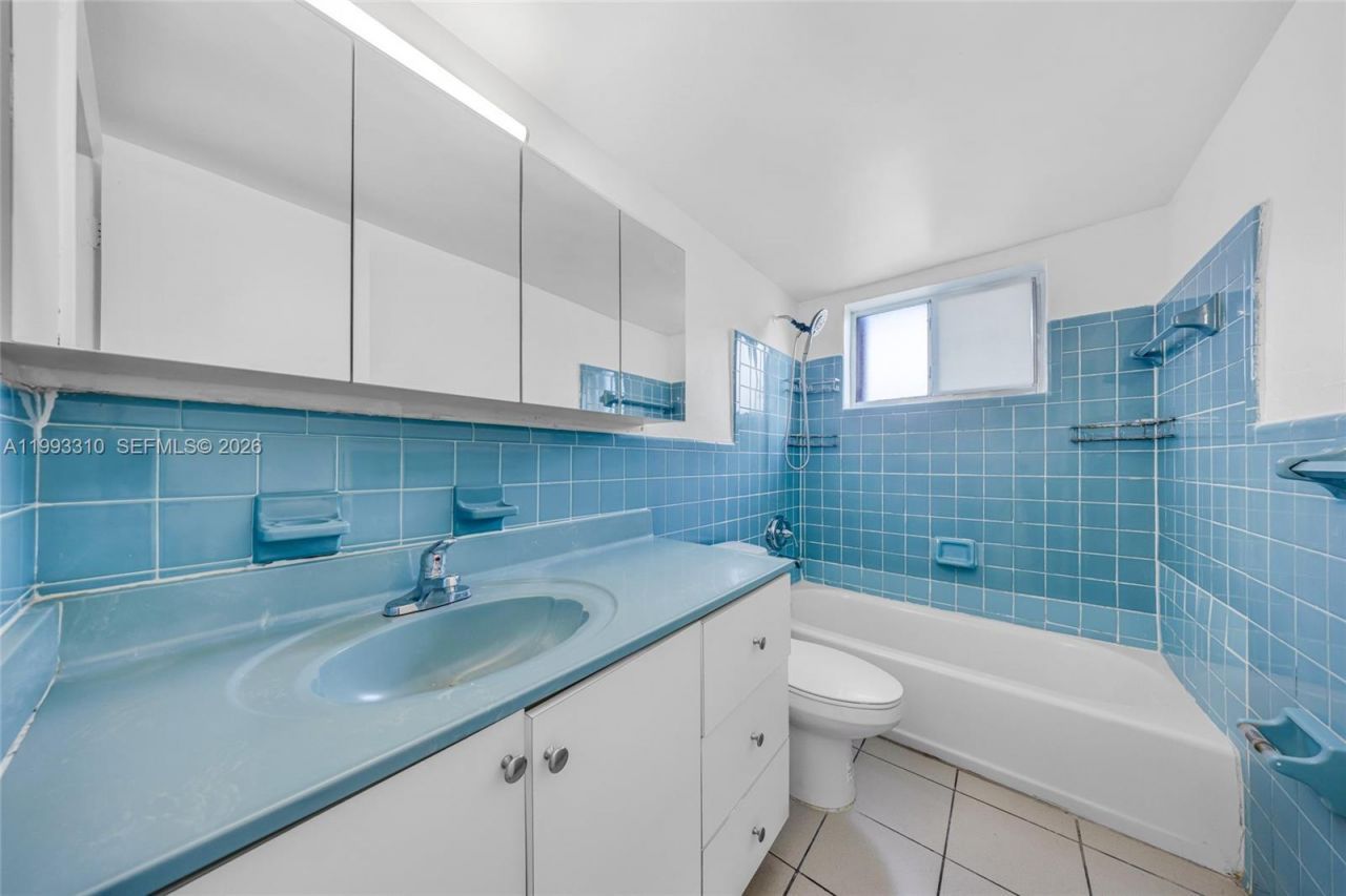 955 W 23rd St, Hialeah, FL 33010 Photo