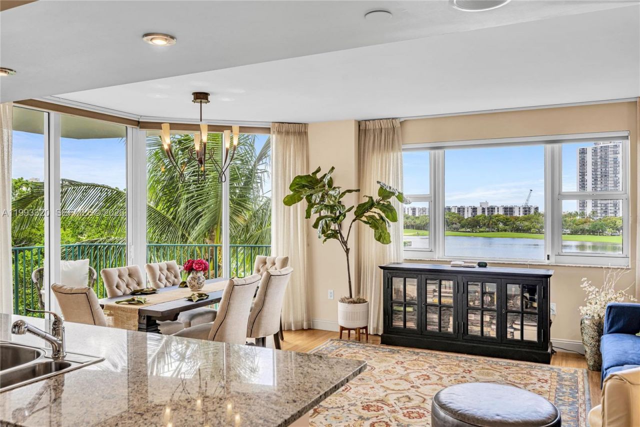 20000 E Country Club Dr , Unit 508, Aventura, FL 33180 Photo