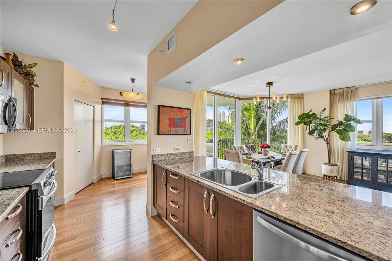 20000 E Country Club Dr , Unit 508, Aventura, FL 33180 Photo