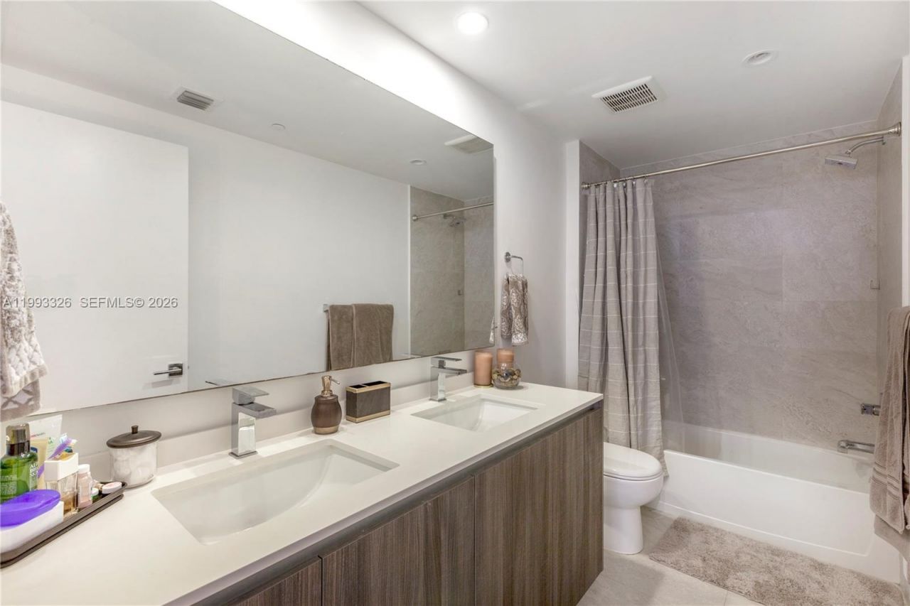 488 NE 18th St, Unit 909, Miami, FL 33132 Photo
