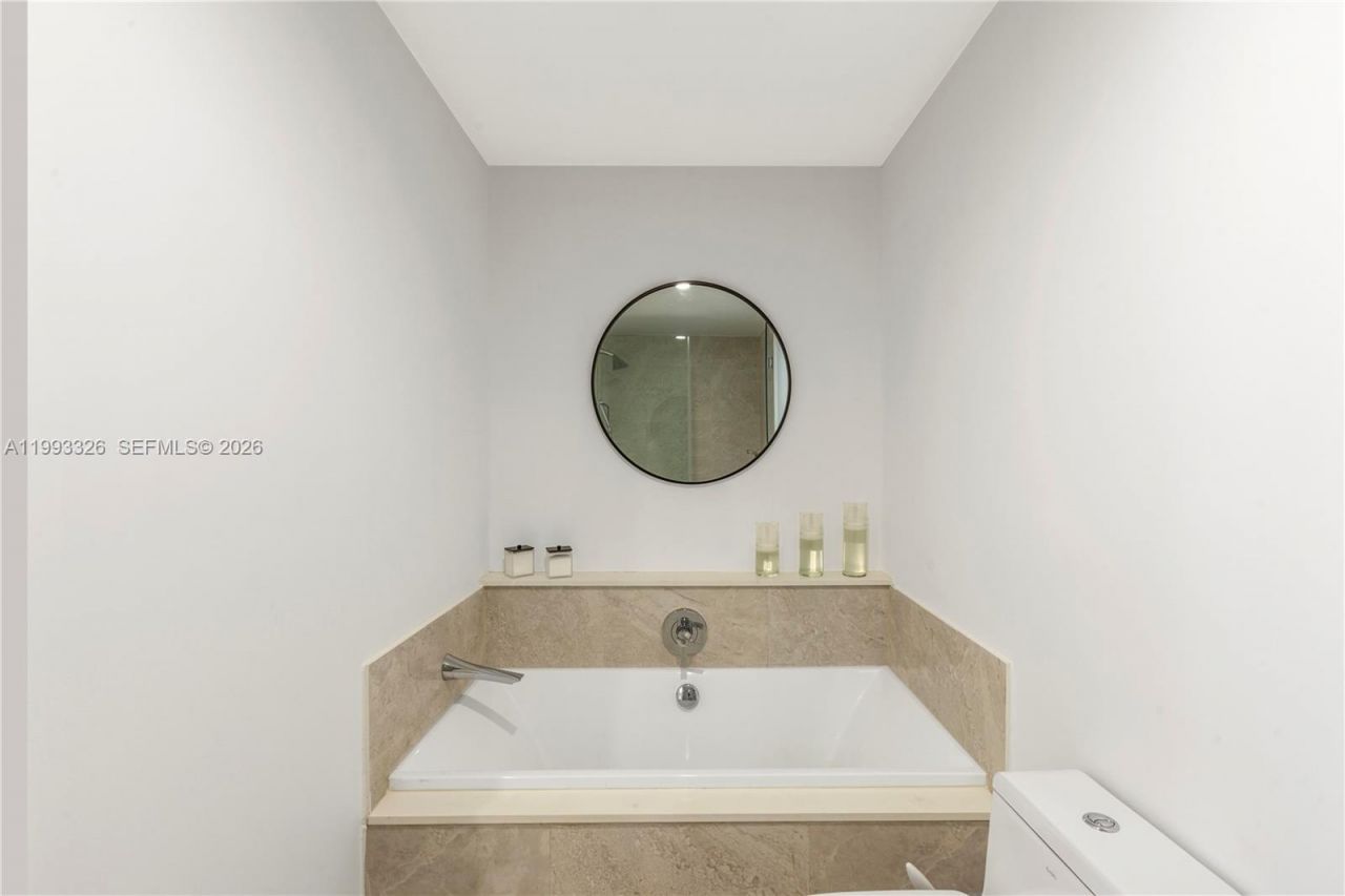 488 NE 18th St, Unit 909, Miami, FL 33132 Photo