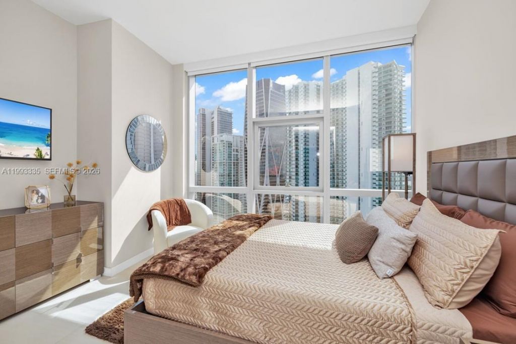 851 NE 1st Ave , Unit 3401, Miami, FL 33132 Photo