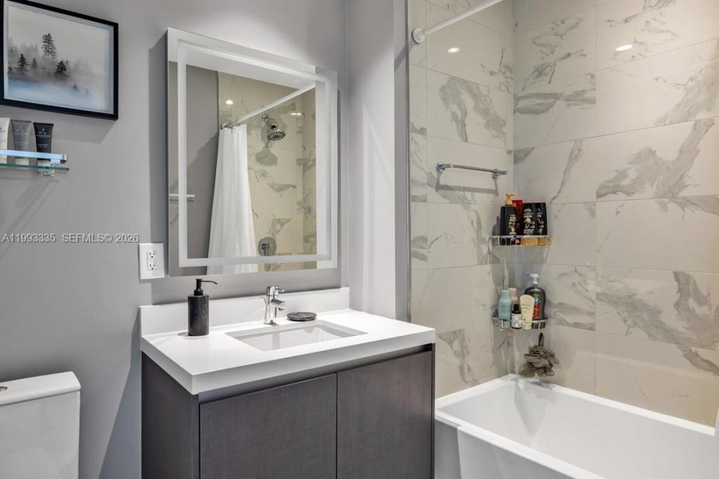 851 NE 1st Ave, Unit 3401, Miami, FL 33132 Photo