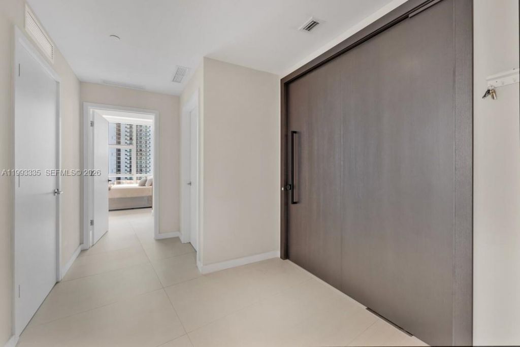 851 NE 1st Ave , Unit 3401, Miami, FL 33132 Photo