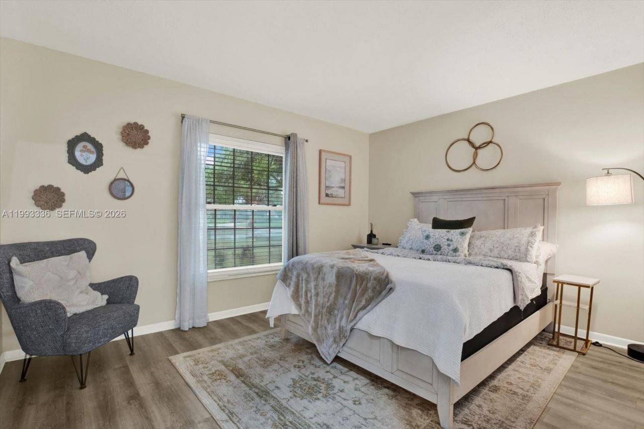 15521 Wetstone Drive, Tampa, FL 33613 Photo