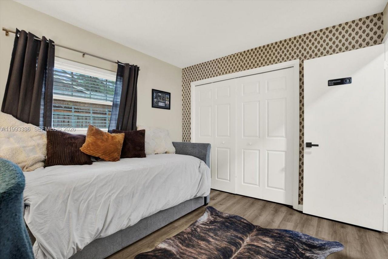 15521 Wetstone Drive, Tampa, FL 33613 Photo