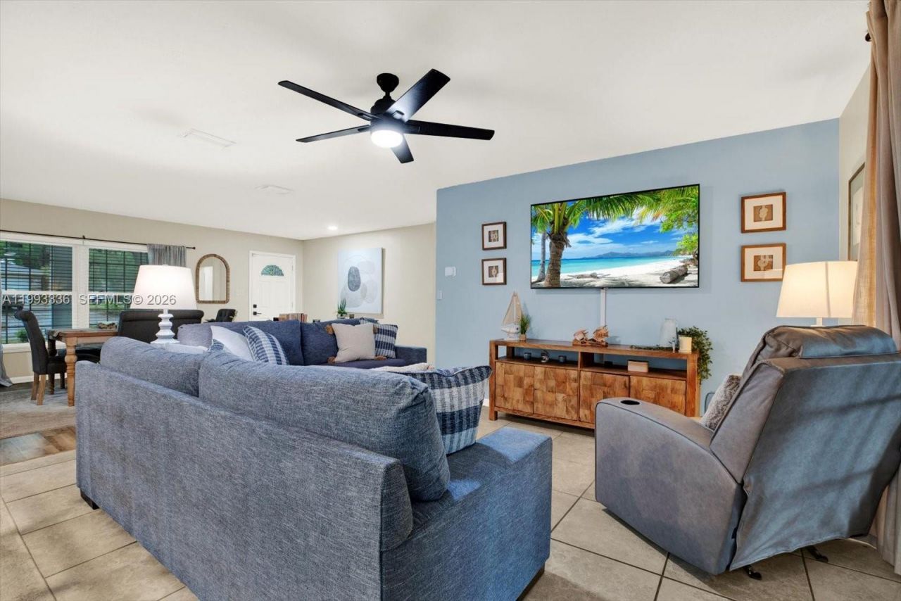 15521 Wetstone Drive, Tampa, FL 33613 Photo