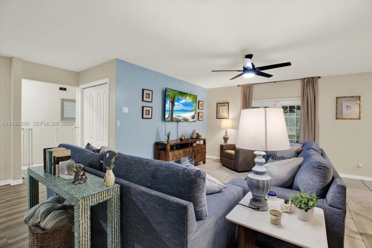 15521 Wetstone Drive, Tampa, FL 33613 Photo