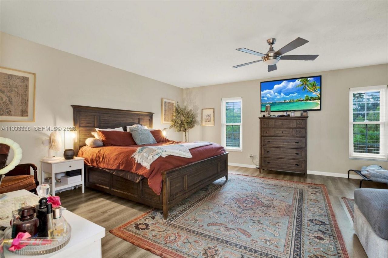 15521 Wetstone Drive, Tampa, FL 33613 Photo