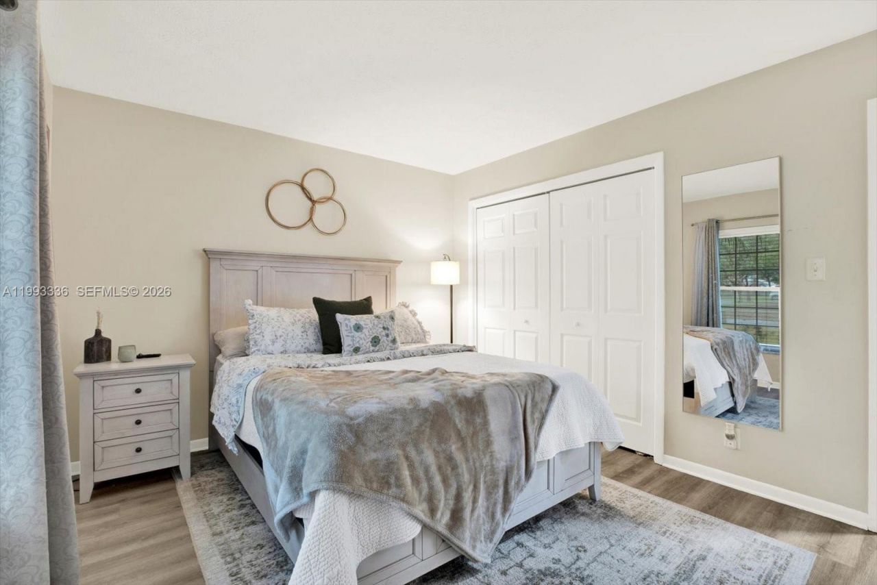 15521 Wetstone Drive, Tampa, FL 33613 Photo