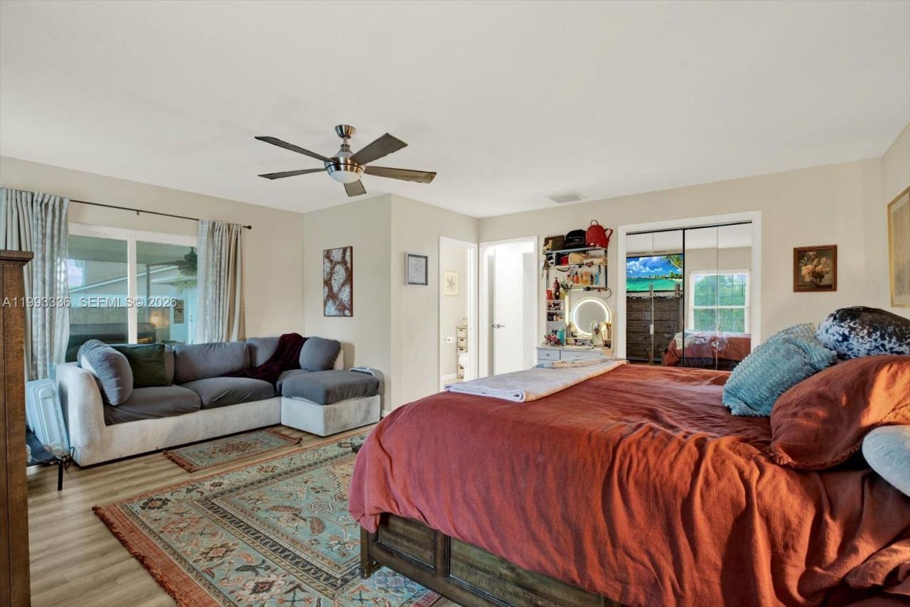 15521 Wetstone Drive, Tampa, FL 33613 Photo