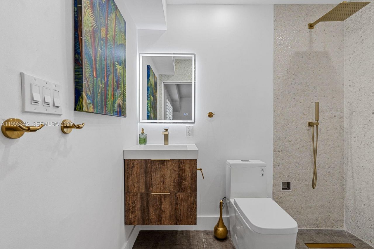 9517 Bay Dr, Surfside, FL 33154 Photo