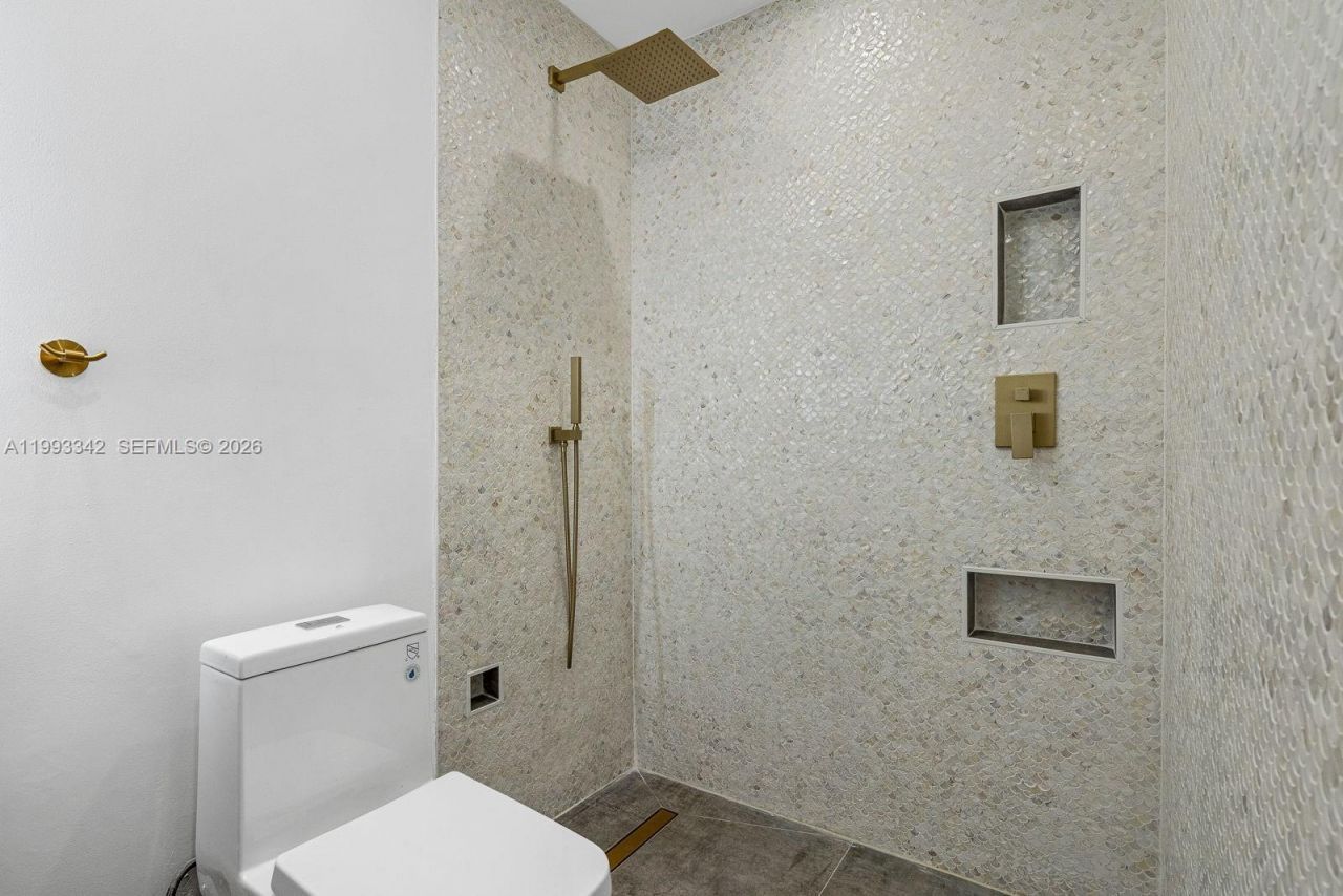 9517 Bay Dr, Surfside, FL 33154 Photo