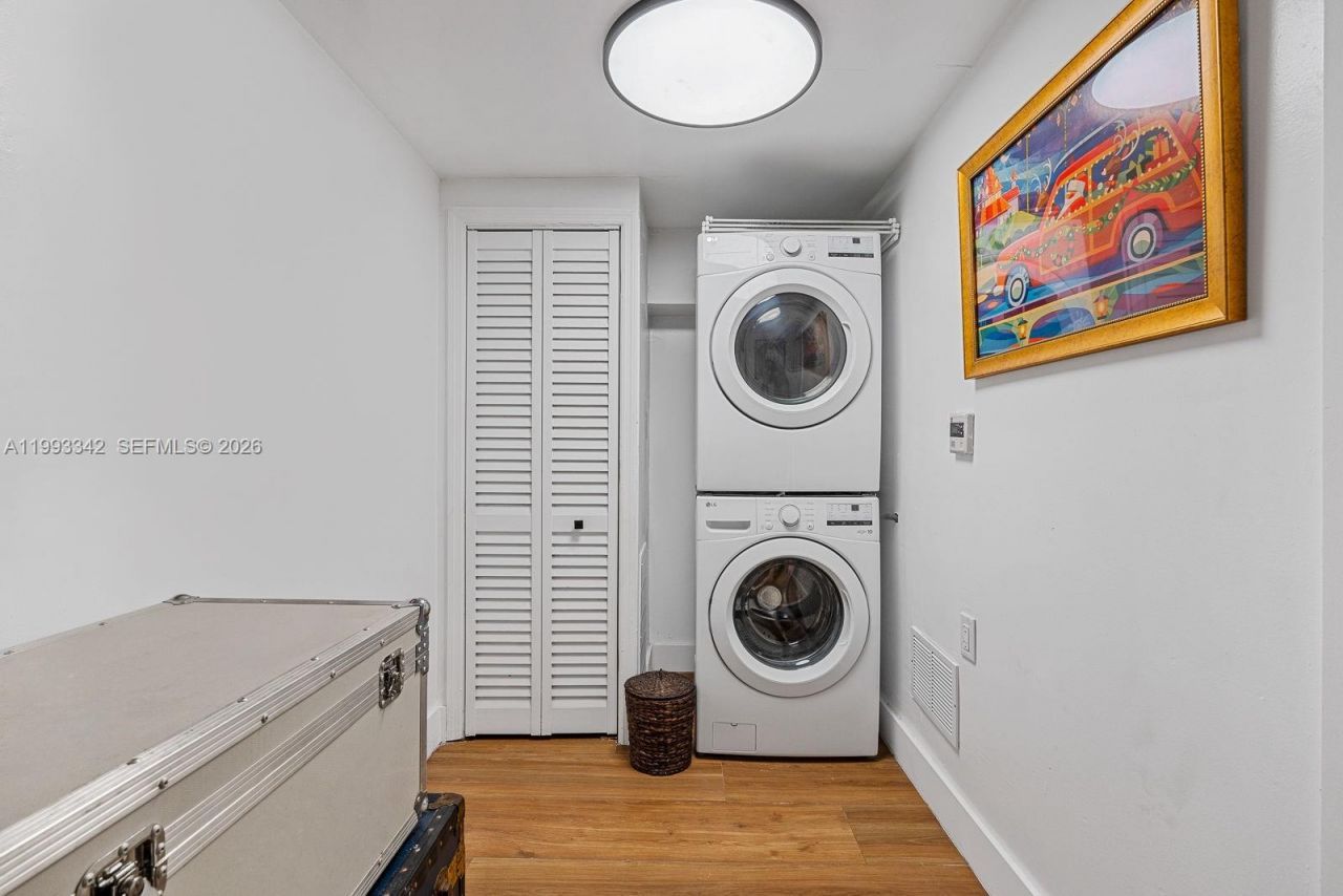 9517 Bay Dr, Surfside, FL 33154 Photo