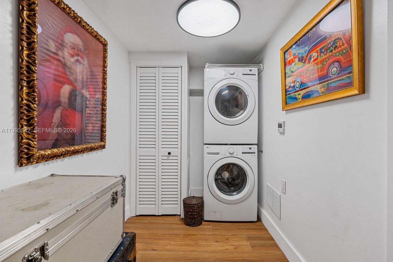 9517 Bay Dr, Surfside, FL 33154 Photo