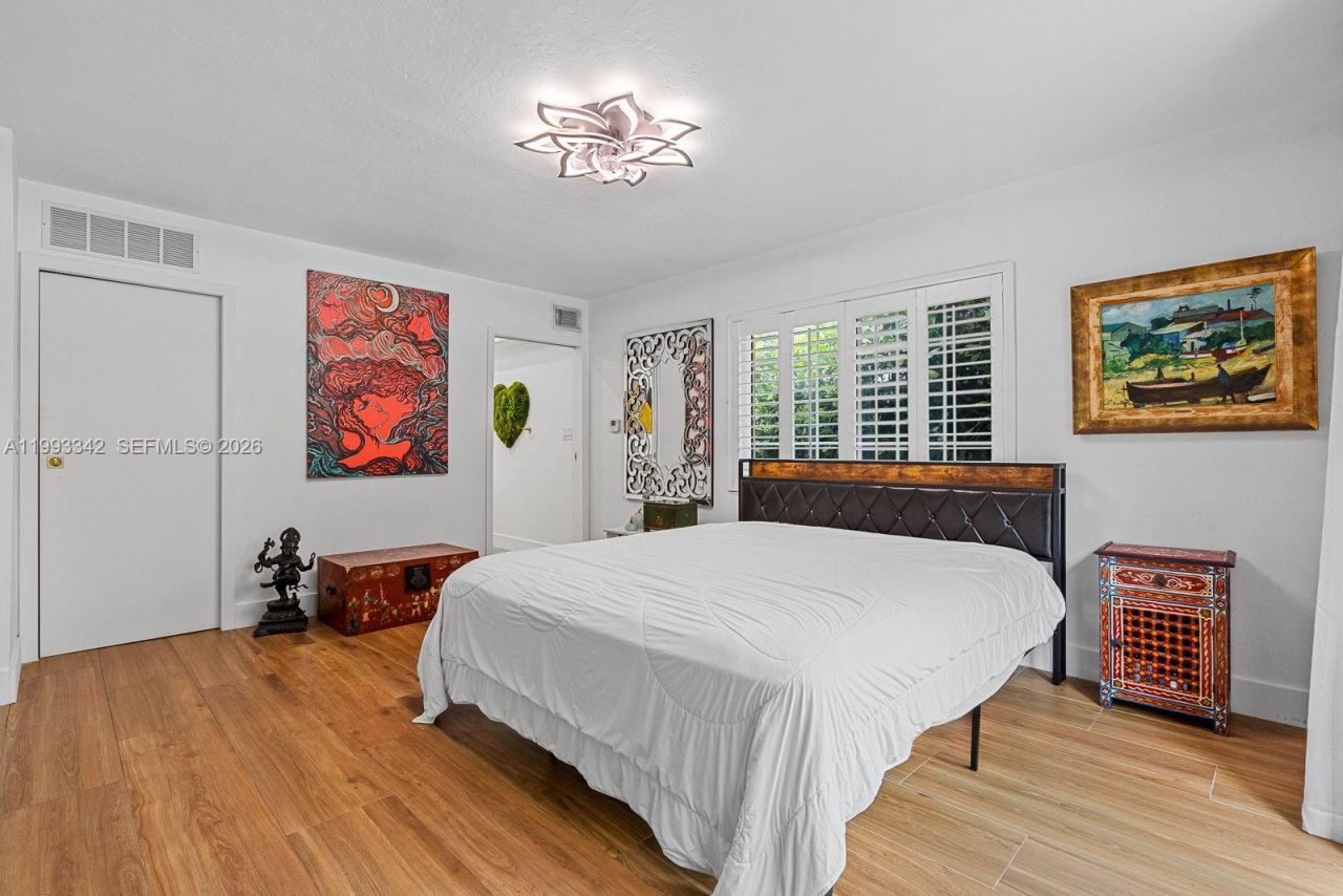 9517 Bay Dr, Surfside, FL 33154 Photo