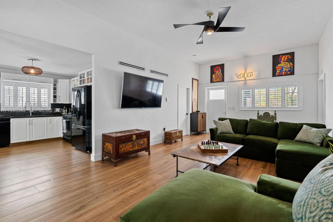 9517 Bay Dr, Surfside, FL 33154 Photo