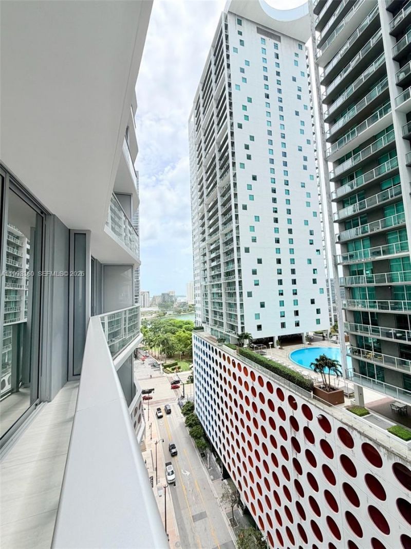 77 SE 5th St, Unit 1608, Miami, FL 33131 Photo