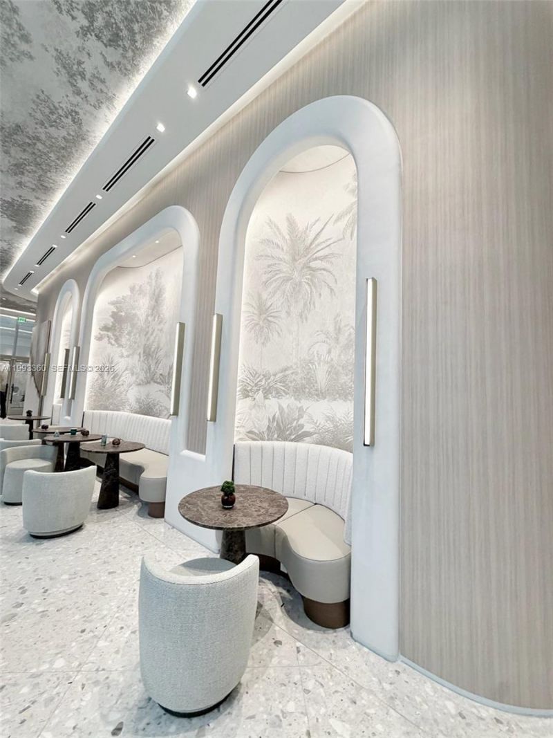 77 SE 5th St, Unit 1608, Miami, FL 33131 Photo