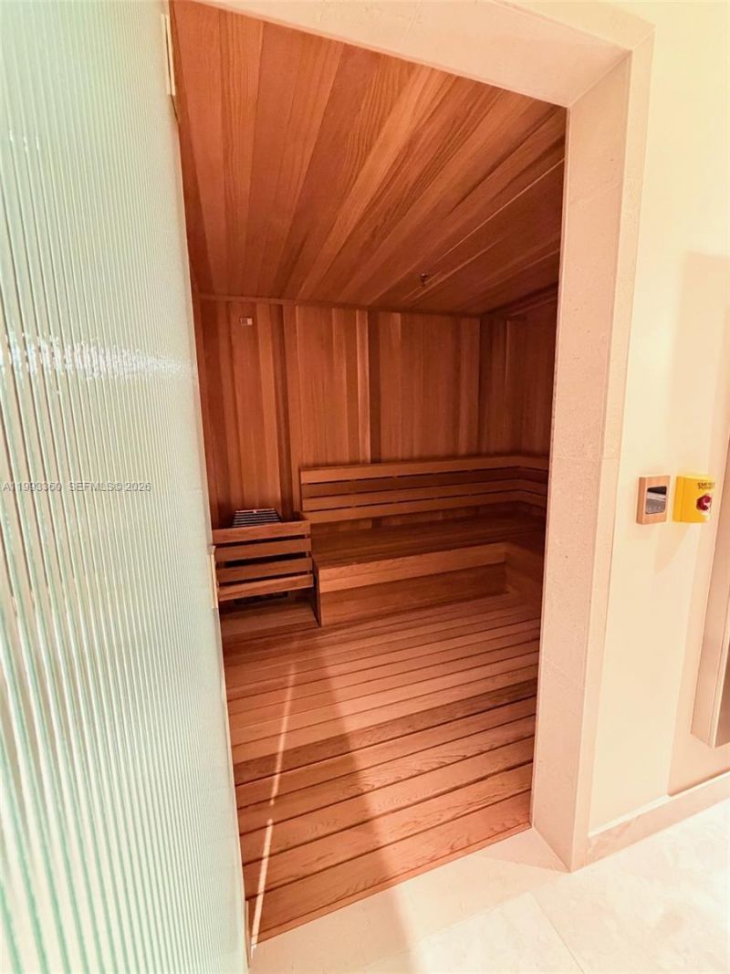 77 SE 5th St, Unit 1608, Miami, FL 33131 Photo