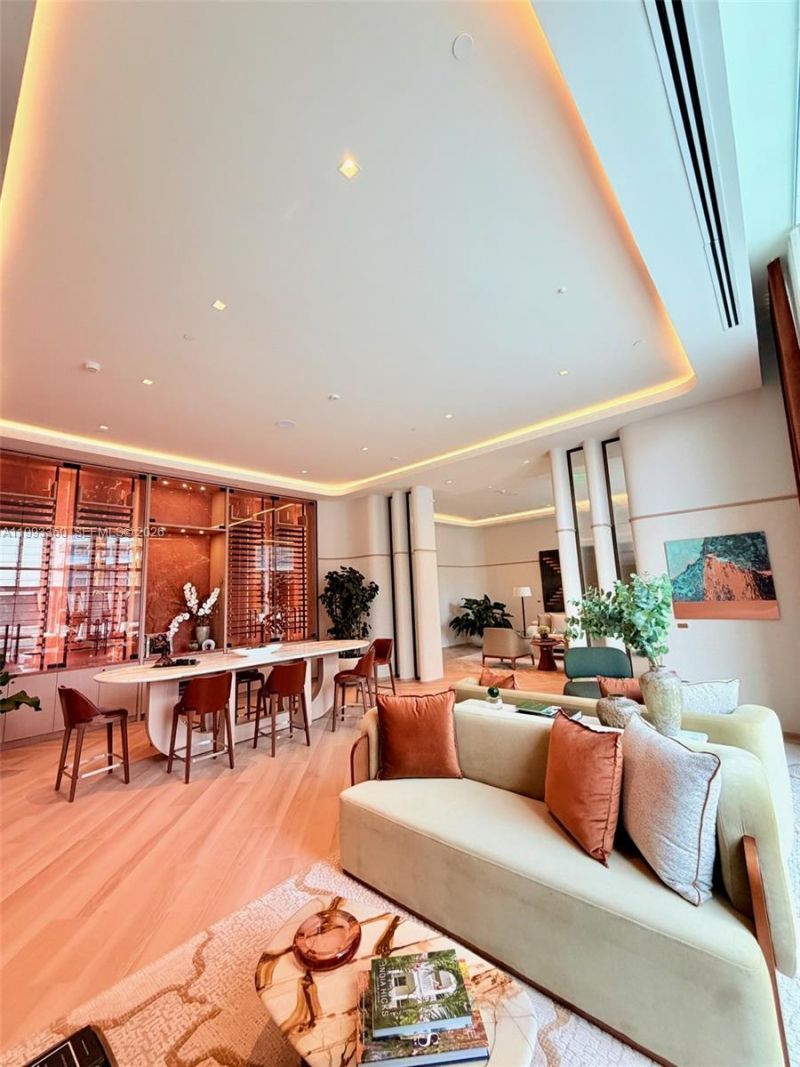 77 SE 5th St, Unit 1608, Miami, FL 33131 Photo