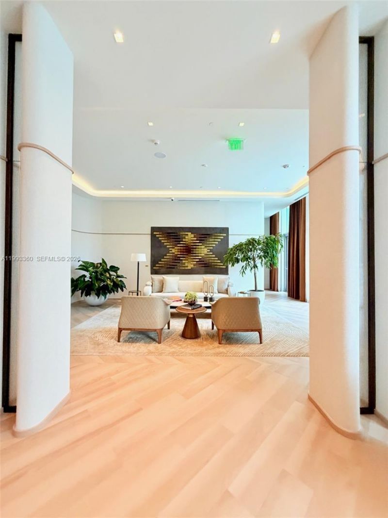 77 SE 5th St, Unit 1608, Miami, FL 33131 Photo