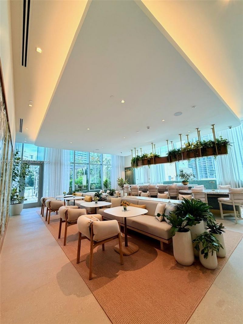 77 SE 5th St, Unit 1608, Miami, FL 33131 Photo