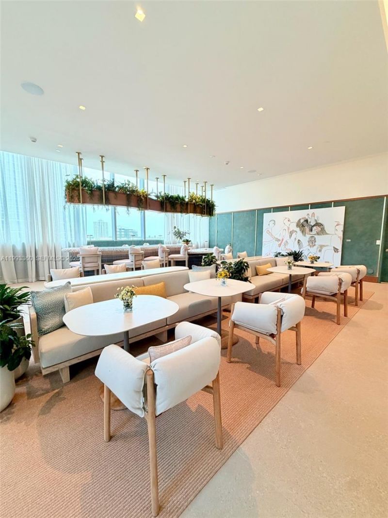 77 SE 5th St, Unit 1608, Miami, FL 33131 Photo