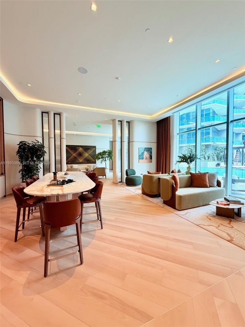 77 SE 5th St, Unit 1608, Miami, FL 33131 Photo