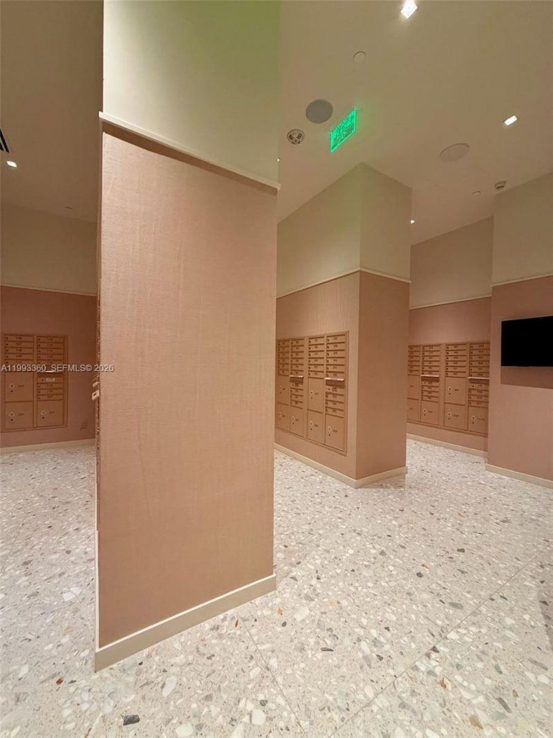 77 SE 5th St, Unit 1608, Miami, FL 33131 Photo