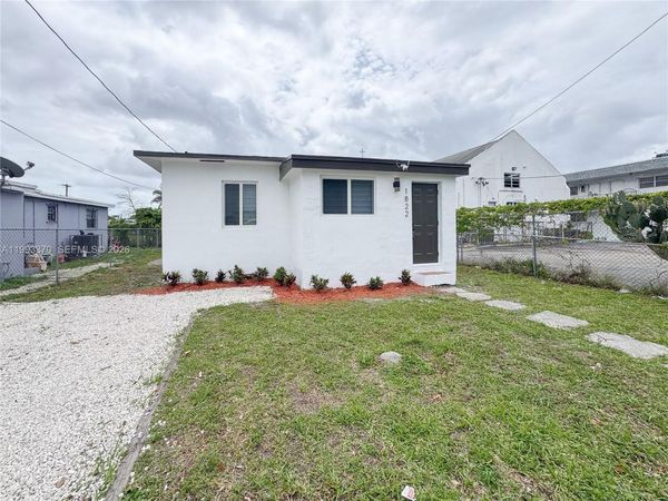 1822 NW 66th St , Miami, FL 33147