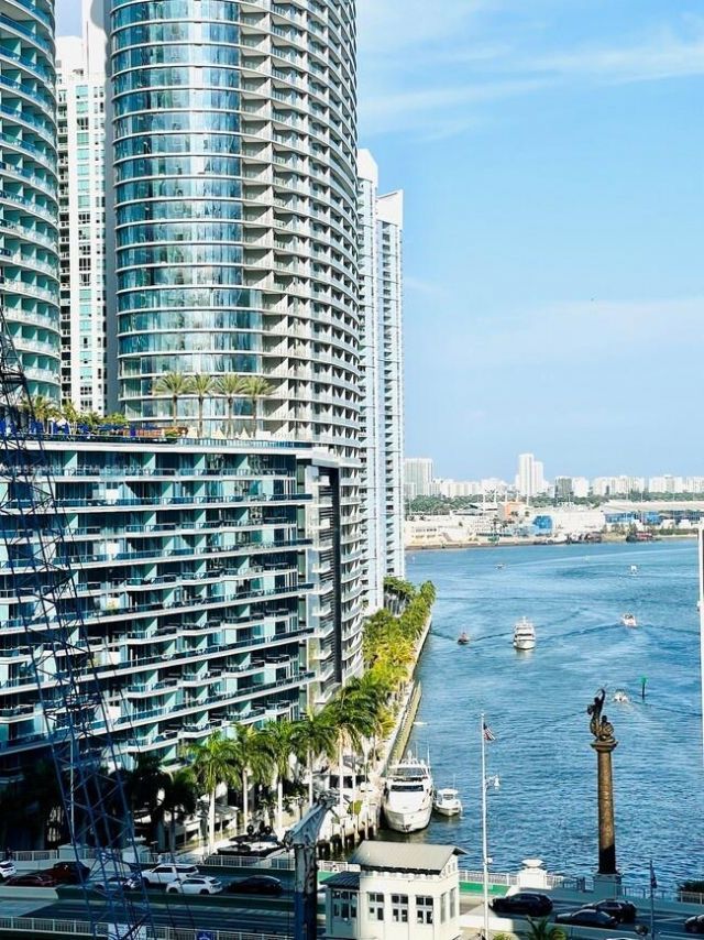 41 SE 5th St, Unit 903, Miami, FL 33131 Photo