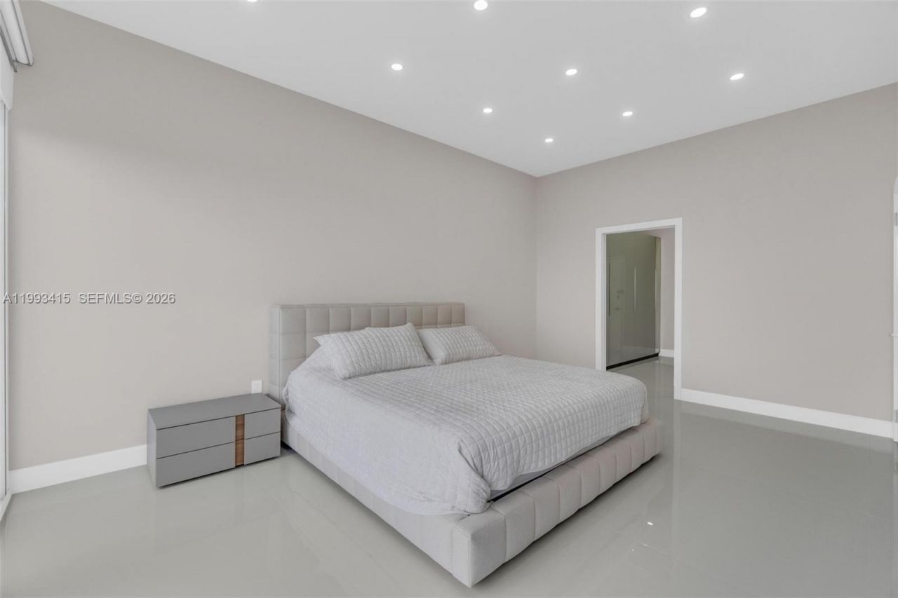 18011 Biscayne Blvd, Unit PH04, Aventura, FL 33160 Photo