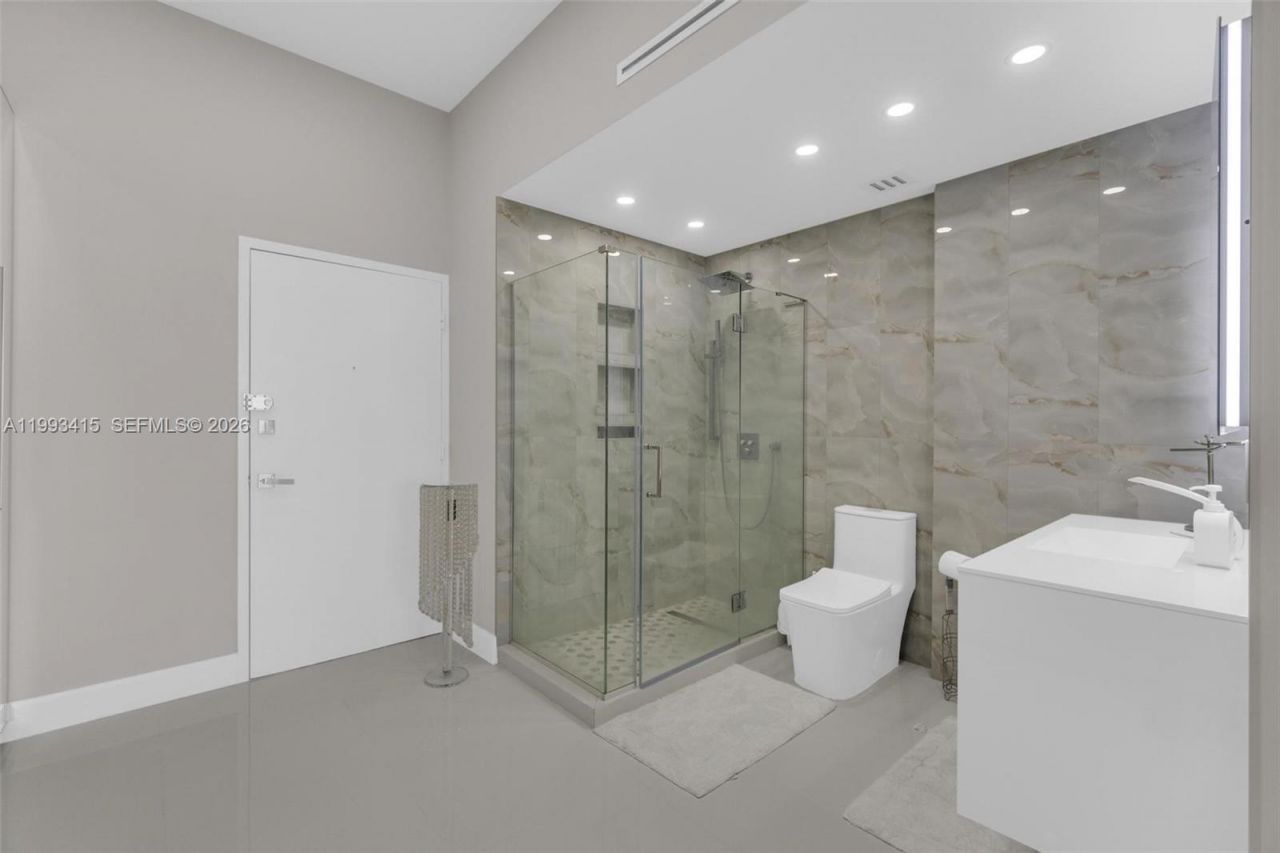 18011 Biscayne Blvd, Unit PH04, Aventura, FL 33160 Photo