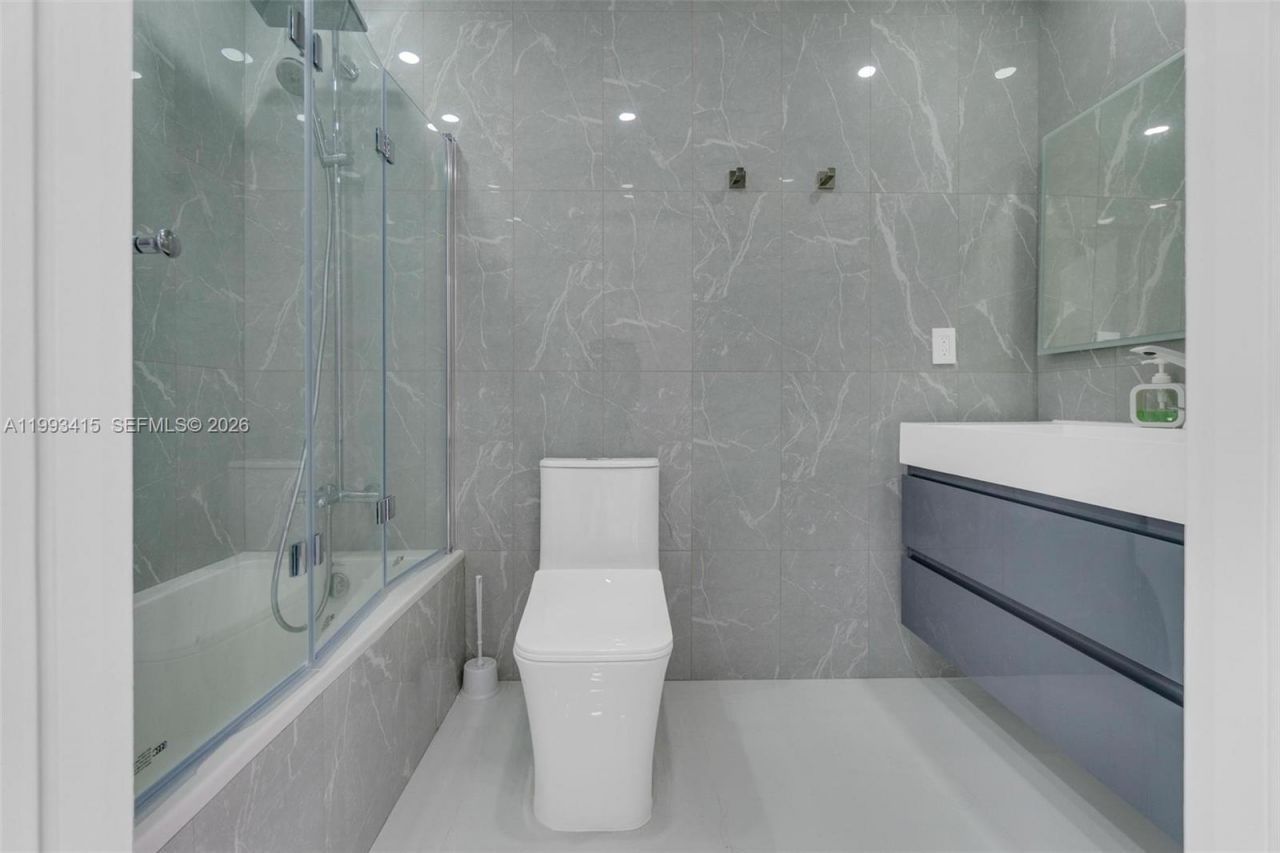 18011 Biscayne Blvd, Unit PH04, Aventura, FL 33160 Photo