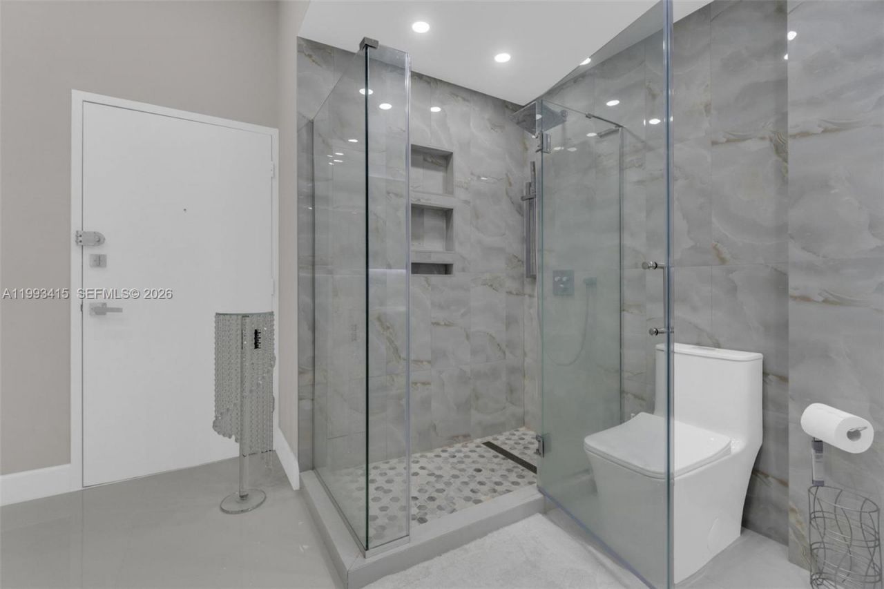 18011 Biscayne Blvd, Unit PH04, Aventura, FL 33160 Photo