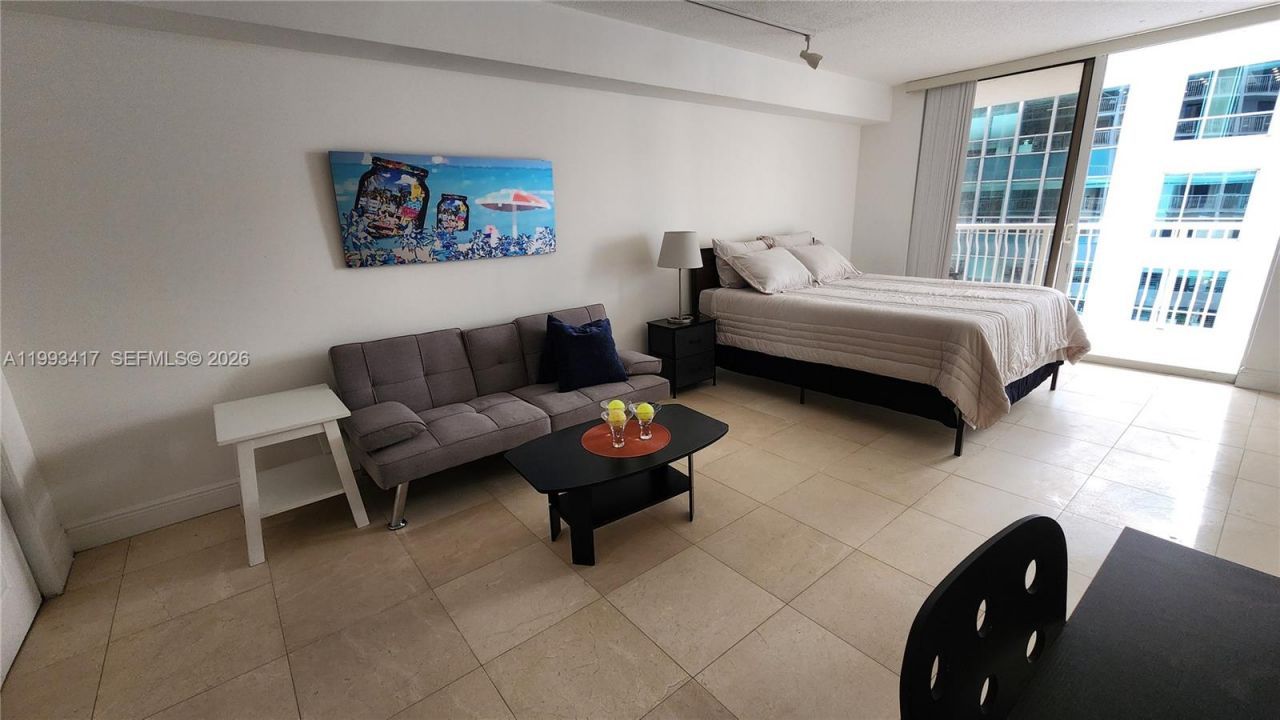 1200 Brickell Bay Dr, Unit 1510, Miami, FL 33131 Photo