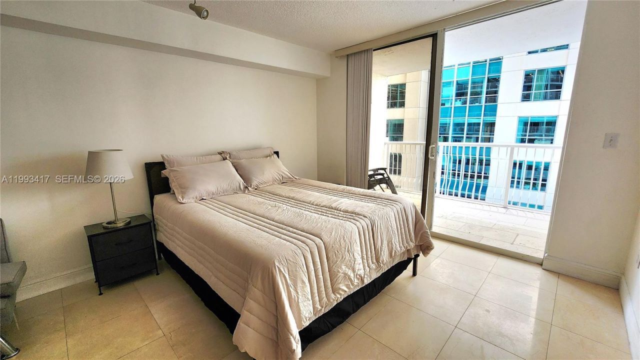 1200 Brickell Bay Dr, Unit 1510, Miami, FL 33131 Photo