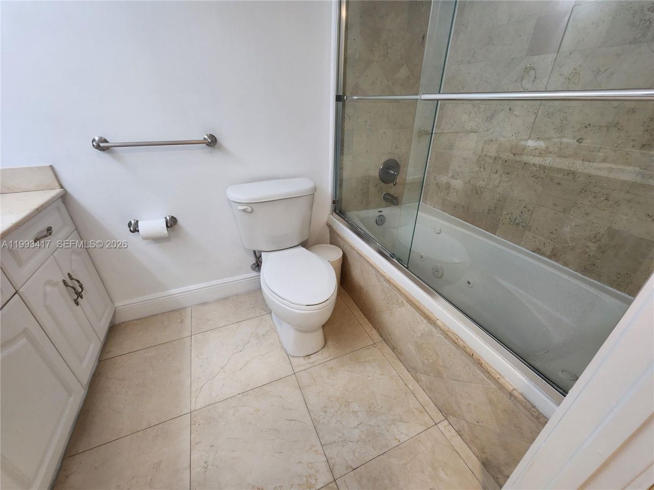 1200 Brickell Bay Dr, Unit 1510, Miami, FL 33131 Photo