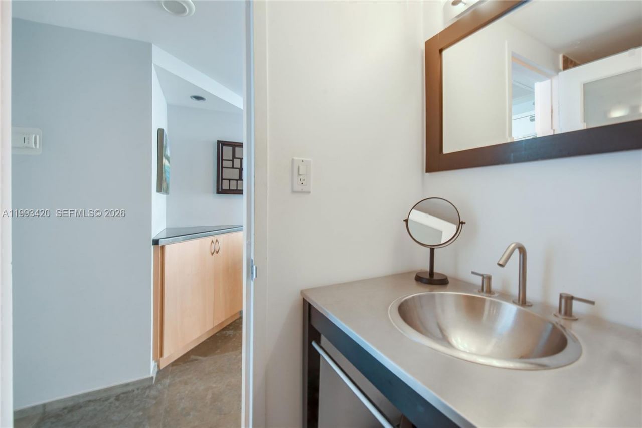 1000 West Ave, Unit 712, Miami Beach, FL 33139 Photo