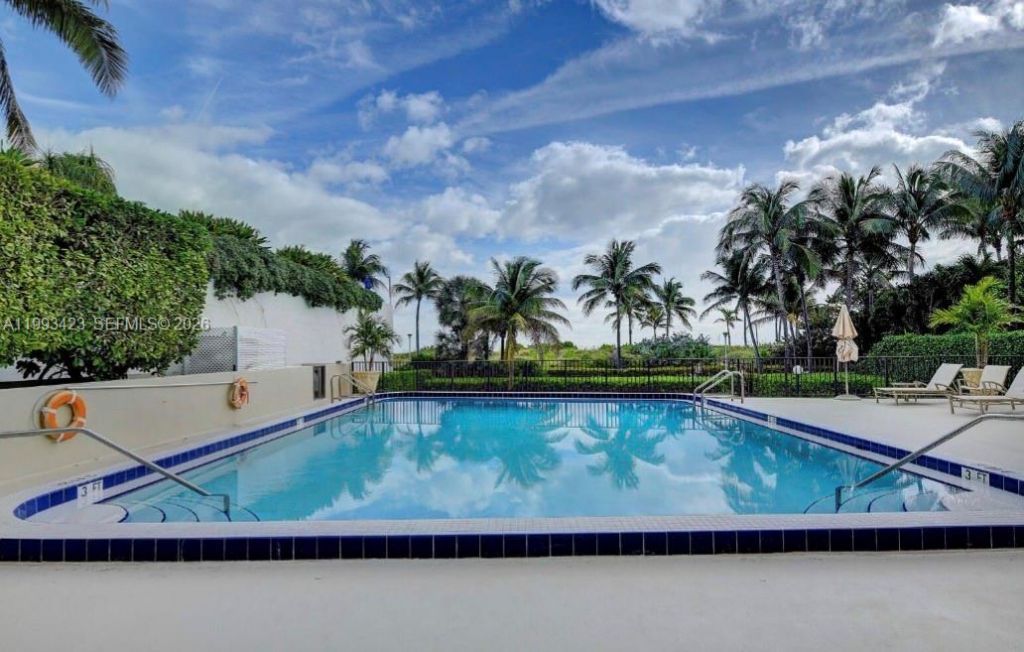 1623 Collins Ave , Unit 318, Miami Beach, FL 33139 Photo