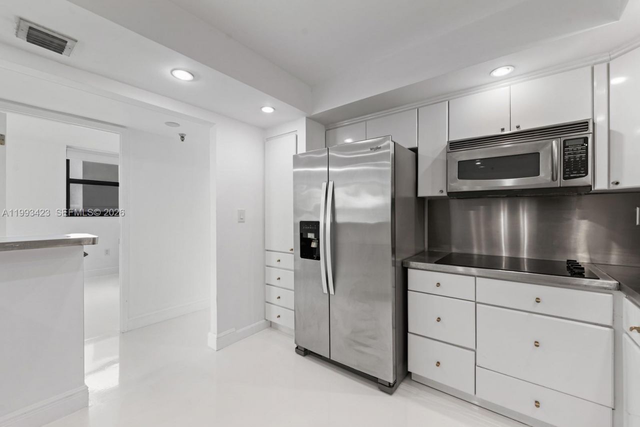 1623 Collins Ave, Unit 318, Miami Beach, FL 33139 Photo