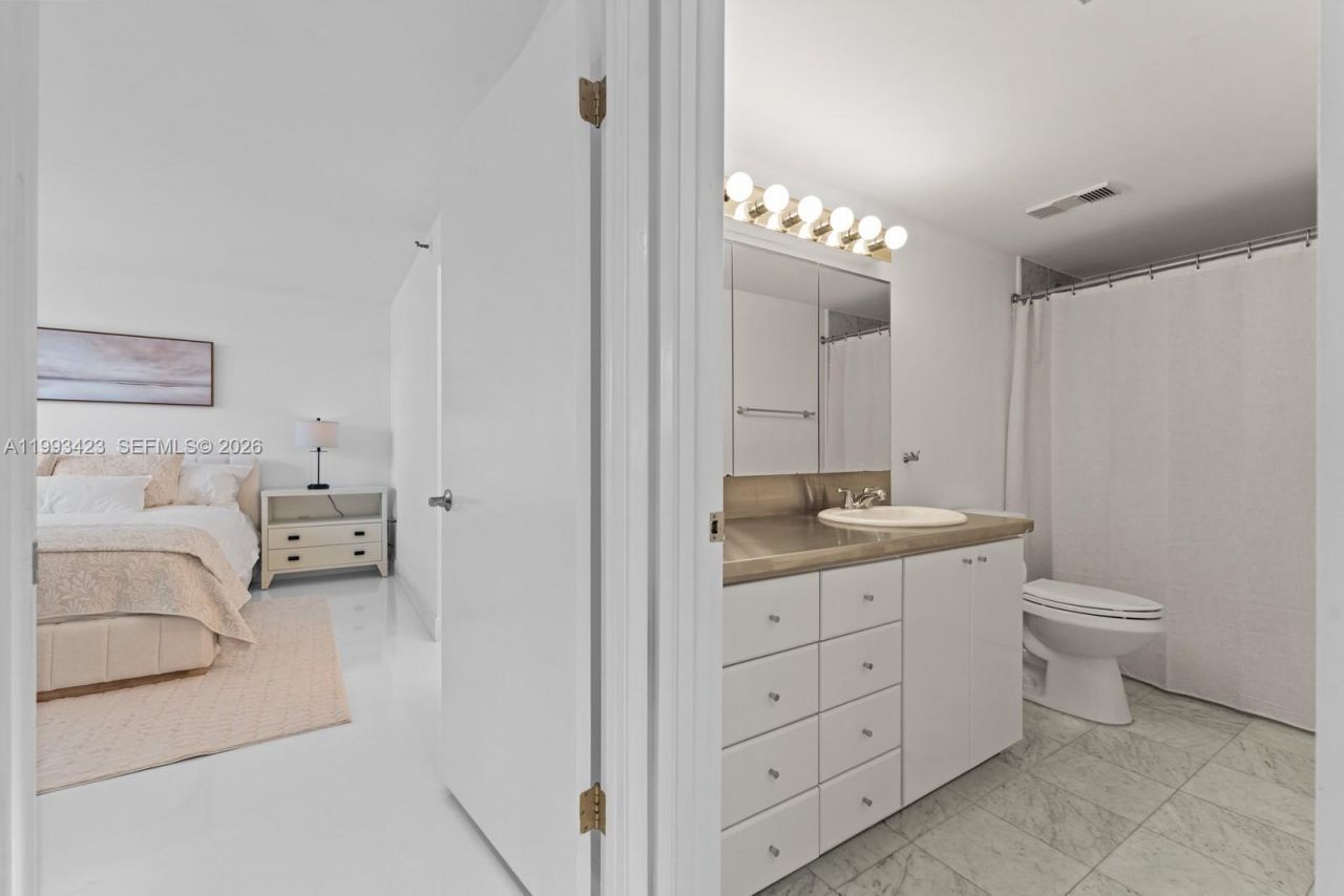 1623 Collins Ave, Unit 318, Miami Beach, FL 33139 Photo