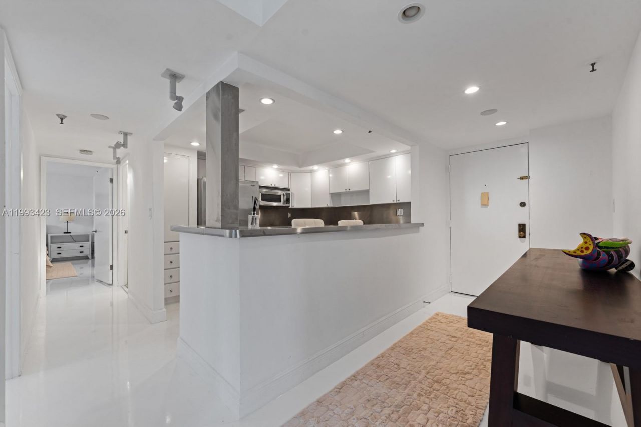1623 Collins Ave, Unit 318, Miami Beach, FL 33139 Photo